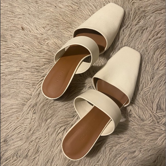 White Neous Ball Heel Shoes, Size 40/8.5 (Never Worn Outside) - Picture 2 of 8